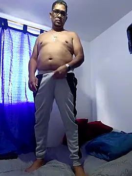 Snapshot of gordogruesa chatting on February 18, 2026, 8:49 pm gordogruesa online show from February 18, 2026, 8:49 pm