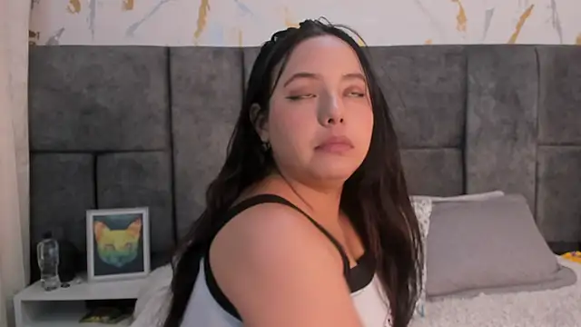 Snapshot of melanie_velle chatting on February 21, 2026, 3:18 am melanie velle online show from February 21, 2026, 3:18 am