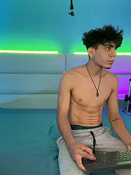 Snapshot of abrilandjulian chatting on February 26, 2026, 12:04 pm abrilandjulian online show from February 26, 2026, 12:04 pm