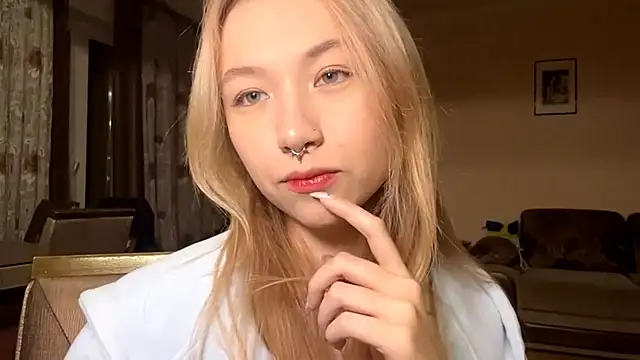 Snapshot of PinkTraible chatting on February 28, 2026, 11:22 am PinkTraible online show from February 28, 2026, 11:22 am