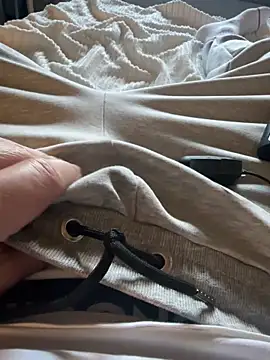 zwigge75 online show from March 22, 2026, 9:13 am