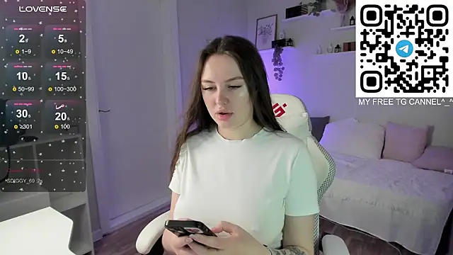 Snapshot of Laura_CollinsS chatting on March 21, 2026, 12:59 am Laura CollinsS online show from March 21, 2026, 12:59 am