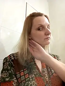 SusanGold9211 online show from March 4, 2026, 11:49 am