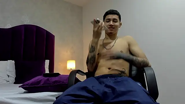 Snapshot of JoshBeech chatting on February 19, 2026, 12:34 pm JoshBeech online show from February 19, 2026, 12:34 pm