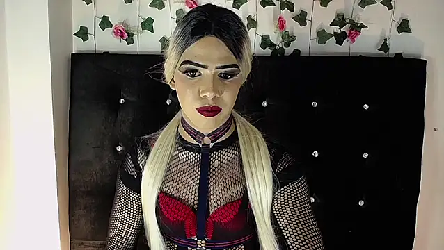 Kristal Queen01 online show from April 1, 2026, 1:41 pm