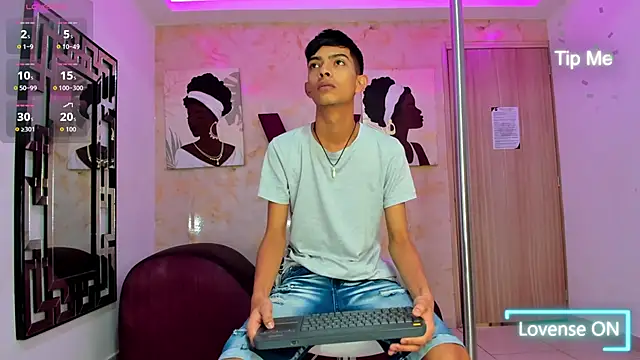 Snapshot of KITTY_BOSH chatting on February 21, 2026, 1:23 pm KITTY BOSH online show from February 21, 2026, 1:23 pm