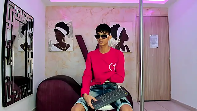 Snapshot of KITTY_BOSH chatting on February 25, 2026, 1:21 pm KITTY BOSH online show from February 25, 2026, 1:21 pm