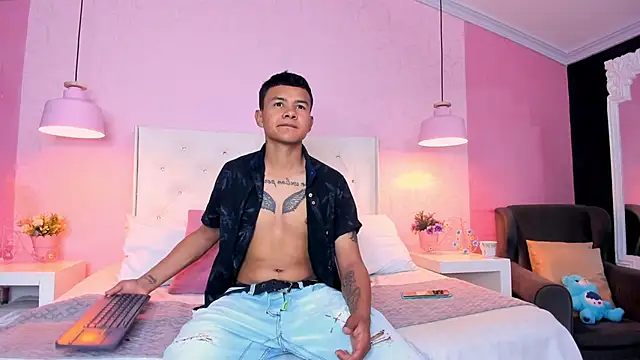 Snapshot of TylerGandi chatting on February 26, 2026, 8:08 pm TylerGandi online show from February 26, 2026, 8:08 pm