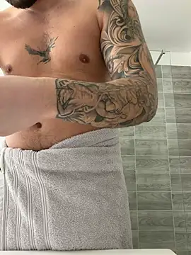 Snapshot of derallerechte001 chatting on February 24, 2026, 10:57 am derallerechte001 online show from February 24, 2026, 10:57 am