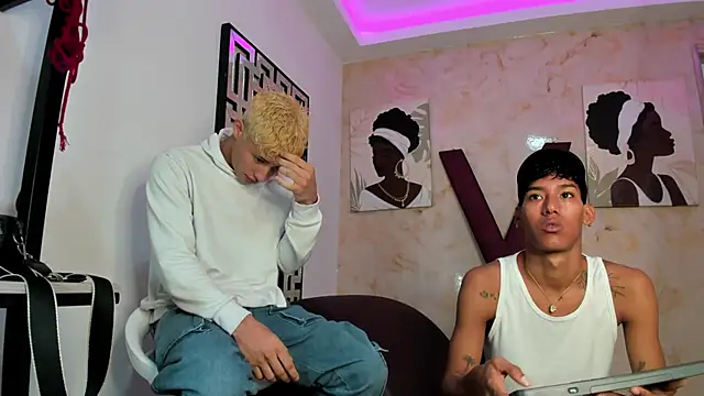 GREEN BOYS online show from March 25, 2026, 1:22 am