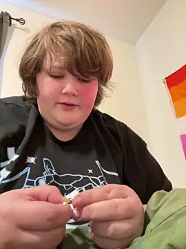 plushietoy online show from March 12, 2026, 9:32 pm