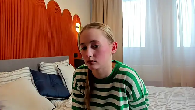 Snapshot of TraceeRebollar chatting on February 27, 2026, 1:00 pm TraceeRebollar online show from February 27, 2026, 1:00 pm