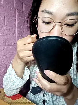 Eye-squirt online show from February 20, 2026, 4:09 am