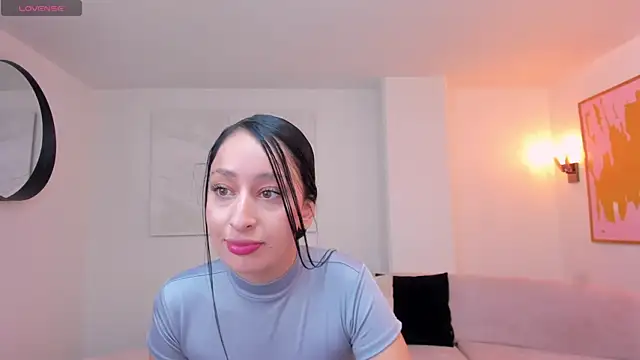 AmaraDivine online show from March 4, 2026, 11:38 am