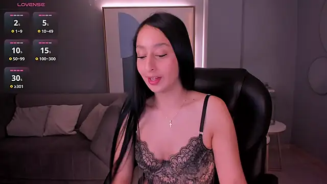 AmaraDivine online show from April 12, 2026, 11:32 pm