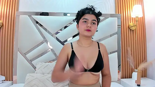 Snapshot of _Curly_Beauty chatting on February 17, 2026, 4:24 pm Curly Beauty online show from February 17, 2026, 4:24 pm