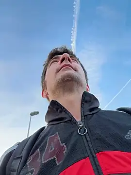 Snapshot of Pervert898 chatting on April 6, 2026, 5:08 am Pervert898 online show from April 6, 2026, 5:08 am