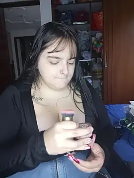 daphneev online show from May 27, 2026, 9:23 pm