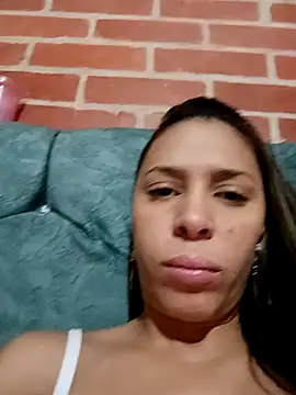 Snapshot of kiki_milu chatting on April 1, 2026, 4:57 am kiki milu online show from April 1, 2026, 4:57 am