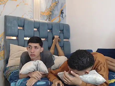 Snapshot of GOLD_BOYS chatting on February 20, 2026, 1:22 pm GOLD BOYS online show from February 20, 2026, 1:22 pm