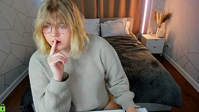 luna c0ra online show from March 29, 2026, 1:05 am