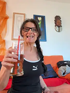 Snapshot of Dance_Lady chatting on February 26, 2026, 1:21 pm Dance Lady online show from February 26, 2026, 1:21 pm