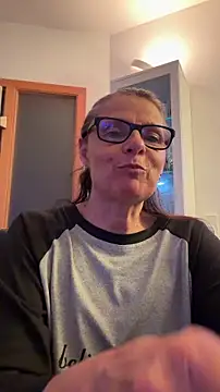 Snapshot of Dance_Lady chatting on April 27, 2026, 7:01 pm Dance Lady online show from April 27, 2026, 7:01 pm