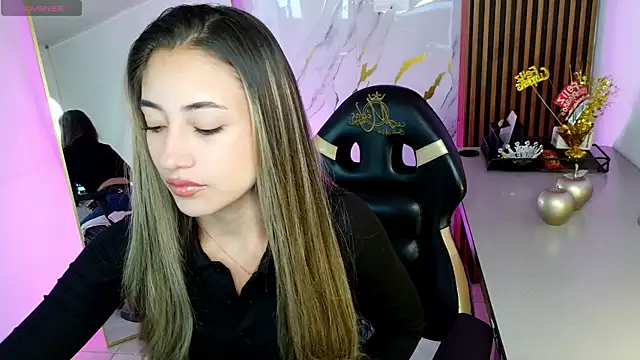 Snapshot of amy_ker_m chatting on February 19, 2026, 8:27 pm amy ker m online show from February 19, 2026, 8:27 pm