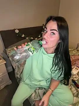 Darkfantisyx online show from April 7, 2026, 9:59 pm