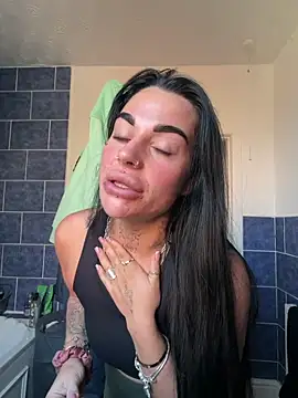 Darkfantisyx online show from April 17, 2026, 4:10 pm