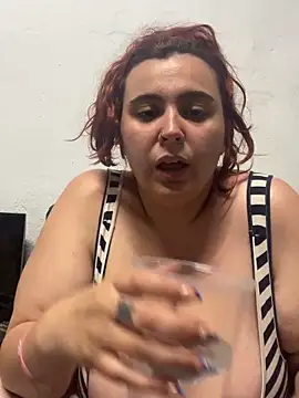 Sandragll online show from June 18, 2026, 7:29 pm