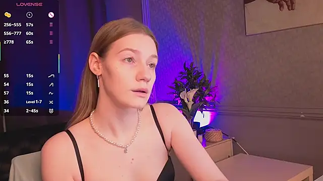 Snapshot of Vanessa__Lui chatting on February 18, 2026, 3:41 pm Vanessa Lui online show from February 18, 2026, 3:41 pm