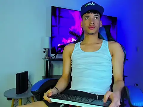 Lyam Russo online show from March 20, 2026, 6:51 am