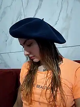 Larinhacat online show from March 2, 2026, 3:52 am