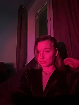 Snapshot of EmmaTurners chatting on February 26, 2026, 6:29 pm EmmaTurners online show from February 26, 2026, 6:29 pm