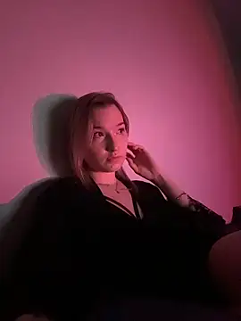 Snapshot of EmmaTurners chatting on March 6, 2026, 6:37 pm EmmaTurners online show from March 6, 2026, 6:37 pm