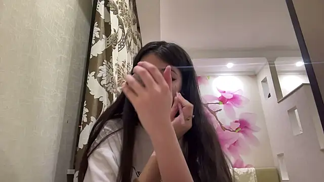 Snapshot of MaeRaads chatting on March 2, 2026, 6:48 pm MaeRaads online show from March 2, 2026, 6:48 pm