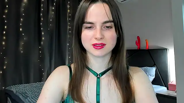 Snapshot of megann_fox2 chatting on March 22, 2026, 5:05 pm megann fox2 online show from March 22, 2026, 5:05 pm