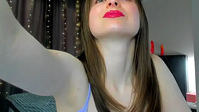 Snapshot of megann_fox2 chatting on April 16, 2026, 2:40 pm megann fox2 online show from April 16, 2026, 2:40 pm