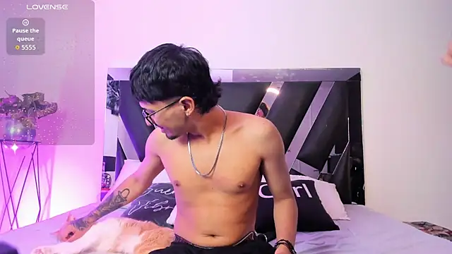 Mia Iron online show from March 31, 2026, 12:27 pm