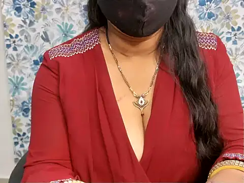 Snapshot of YOUR_URVI_ chatting on March 1, 2026, 4:47 am YOUR URVI online show from March 1, 2026, 4:47 am