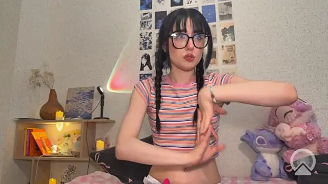 Snapshot of alicelanei chatting on April 2, 2026, 12:08 am alicelanei online show from April 2, 2026, 12:08 am