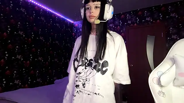 Snapshot of Luna_Sohotti chatting on February 16, 2026, 4:03 pm Luna Sohotti online show from February 16, 2026, 4:03 pm