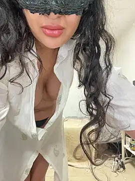 Snapshot of katy_nour chatting on April 22, 2026, 5:36 pm katy nour online show from April 22, 2026, 5:36 pm