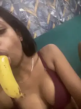 Snapshot of Rani1993 chatting on February 21, 2026, 8:21 pm Rani1993 online show from February 21, 2026, 8:21 pm