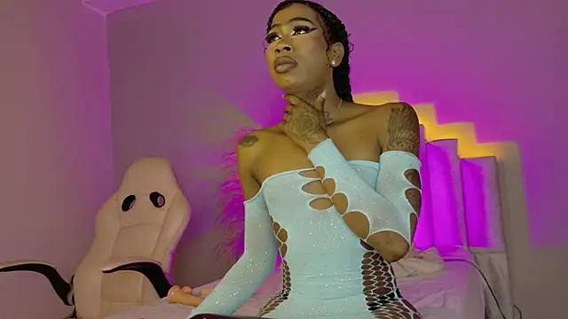 Snapshot of Sheinny_brown1 chatting on February 19, 2026, 7:43 pm Sheinny brown1 online show from February 19, 2026, 7:43 pm