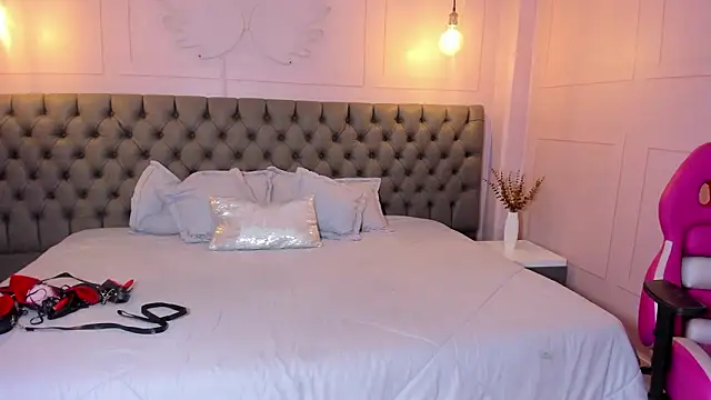 Snapshot of hillary_bigbutt chatting on February 25, 2026, 11:36 pm hillary bigbutt online show from February 25, 2026, 11:36 pm