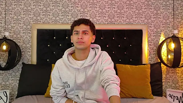 Snapshot of Dark_Sultan chatting on February 19, 2026, 7:32 pm Dark Sultan online show from February 19, 2026, 7:32 pm