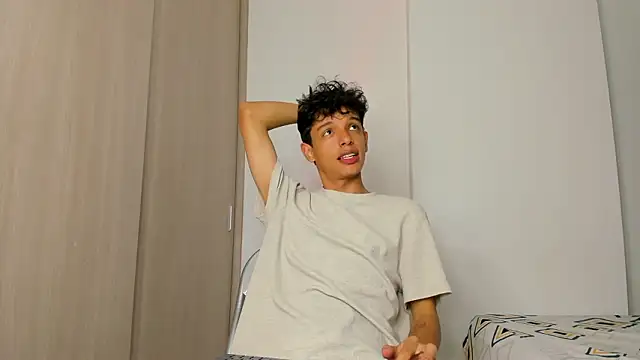 Maxfrost1 online show from February 26, 2026, 7:46 pm