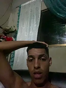 Snapshot of Alee_2005 chatting on February 19, 2026, 5:58 am Alee 2005 online show from February 19, 2026, 5:58 am